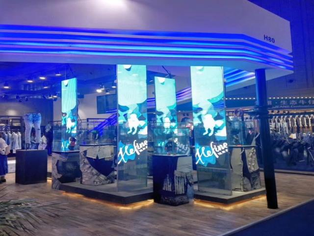 LED透明(míng)顯示(shì)屏(píng)科技含量高嗎?